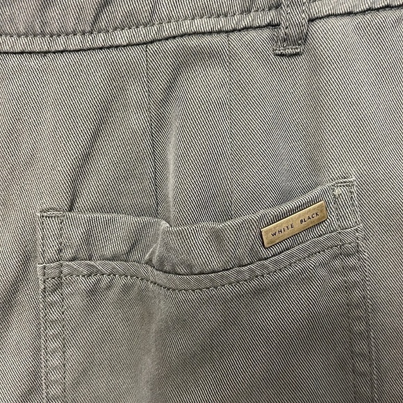 WHBM “The 5” Short” Army Green colored,decorative crisscross side stitches - Picture 7 of 12